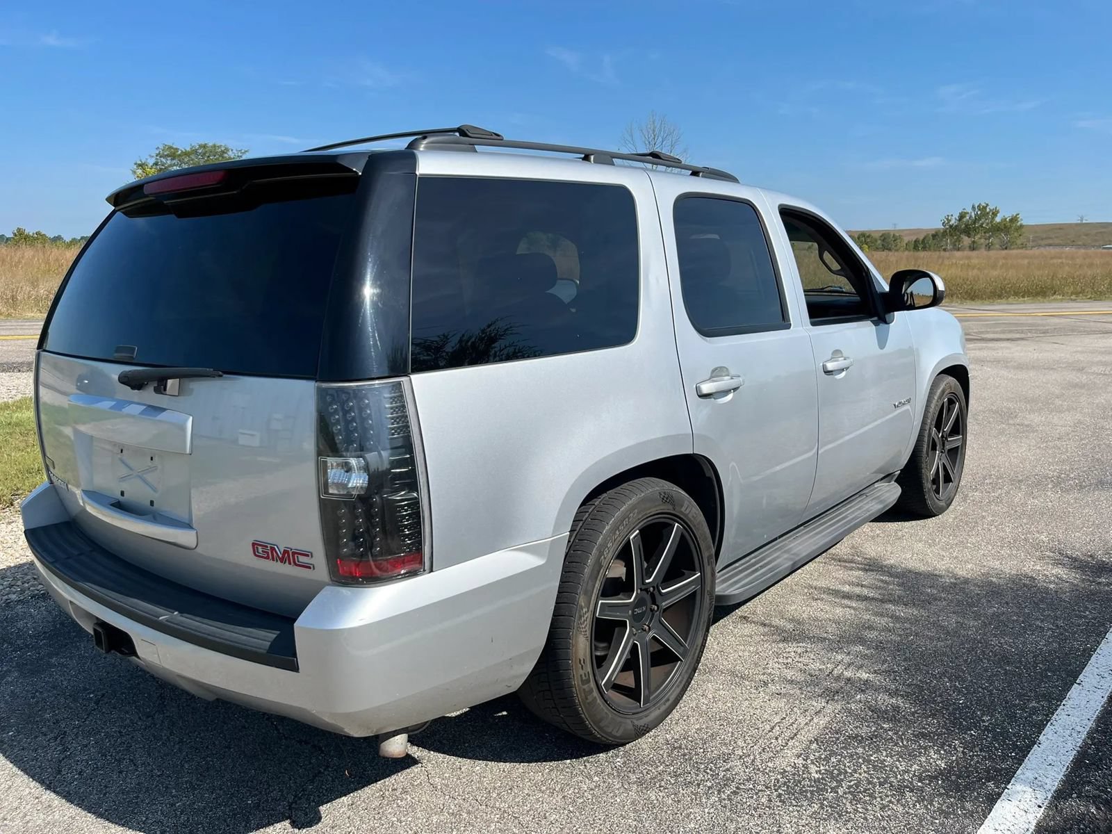 Used 2012 GMC Yukon SLE RWD image 10