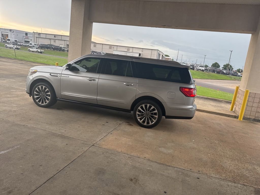 Used 2020 Lincoln Navigator L Reserve w/ Luxury Package AWD/4WD image 9