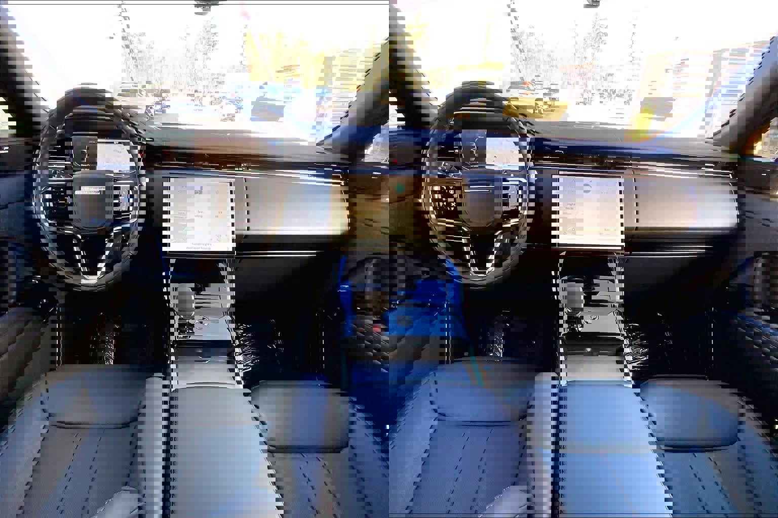 Used 2025 Land Rover Range Rover Sport SE AWD/4WD image 14