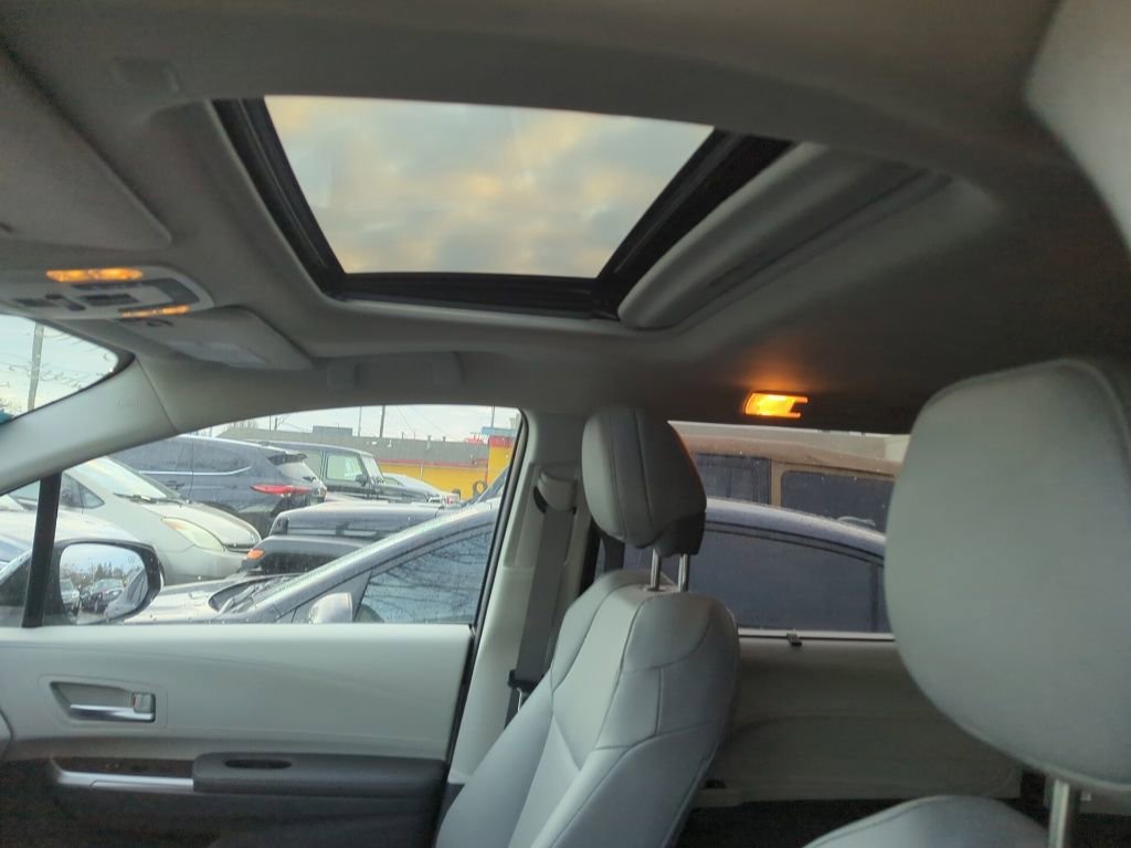 Used 2023 Toyota Sienna XLE image 7