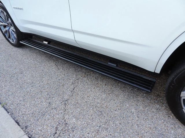 Used 2025 Chevrolet Tahoe High Country AWD/4WD image 28