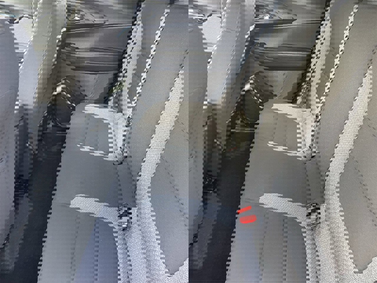 Used 2022 Chevrolet TrailBlazer LT w/ LPO, Blackout Package image 13