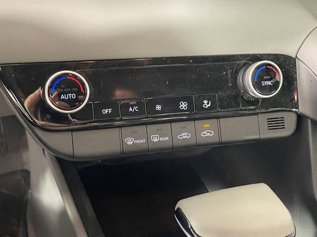 Used 2023 Hyundai Elantra SEL w/ Cargo Package image 8