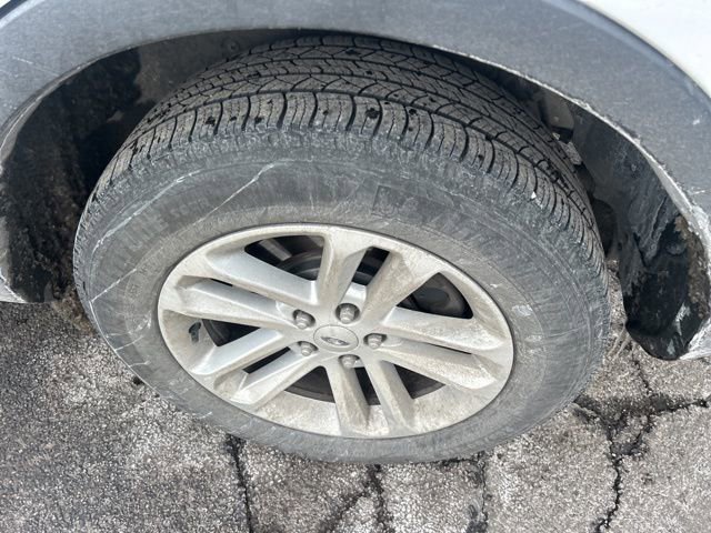 Used 2016 Ford Explorer XLT w/ Equipment Group 202A image 16