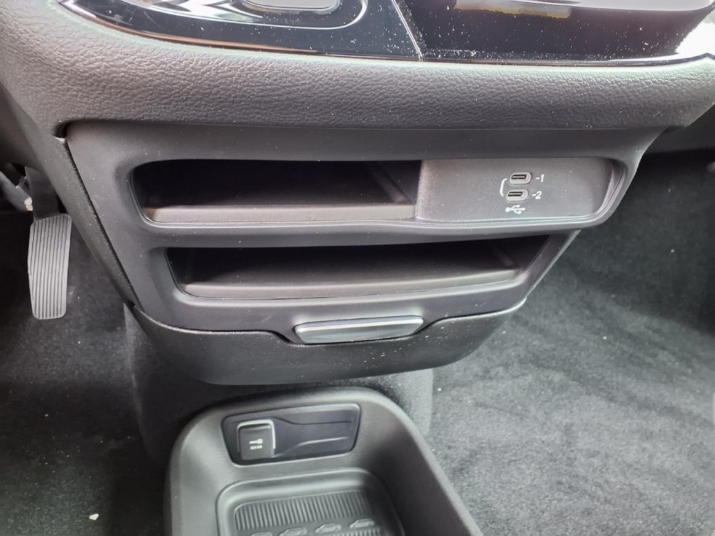 New 2027 Chrysler Pacifica Select FWD image 10