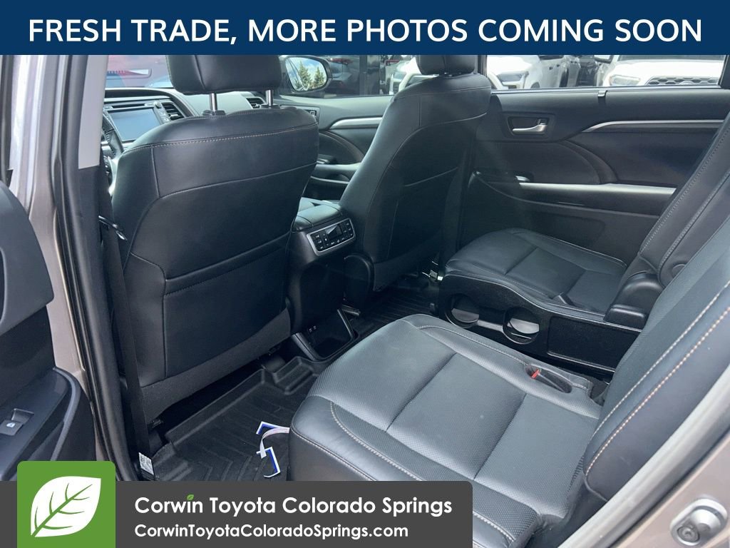 Used 2019 Toyota Highlander Limited Platinum AWD/4WD image 10
