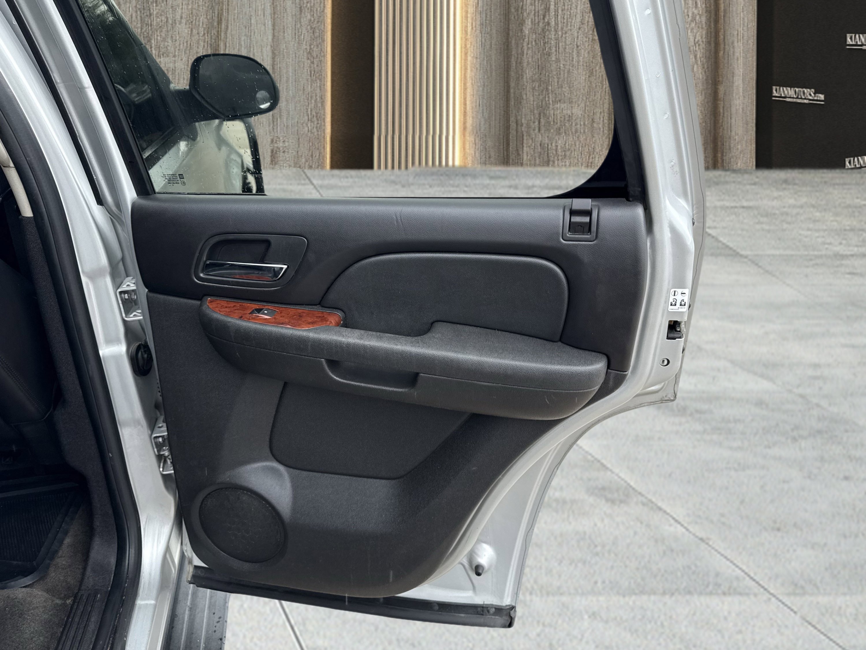 Used 2011 Chevrolet Tahoe LT image 39