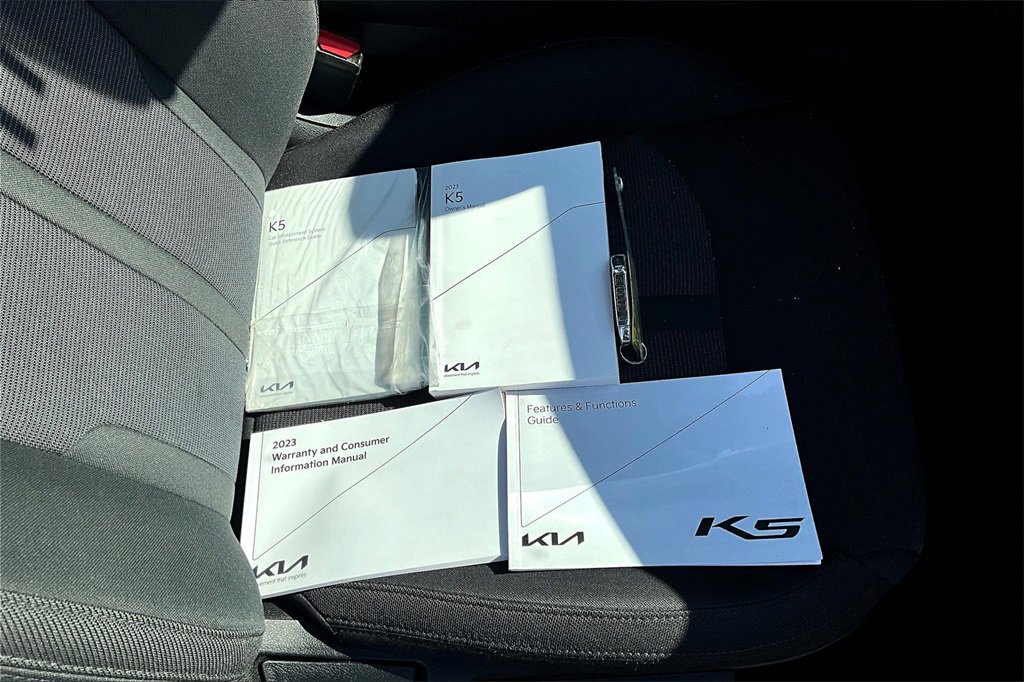 Used 2023 Kia K5 LXS image 10