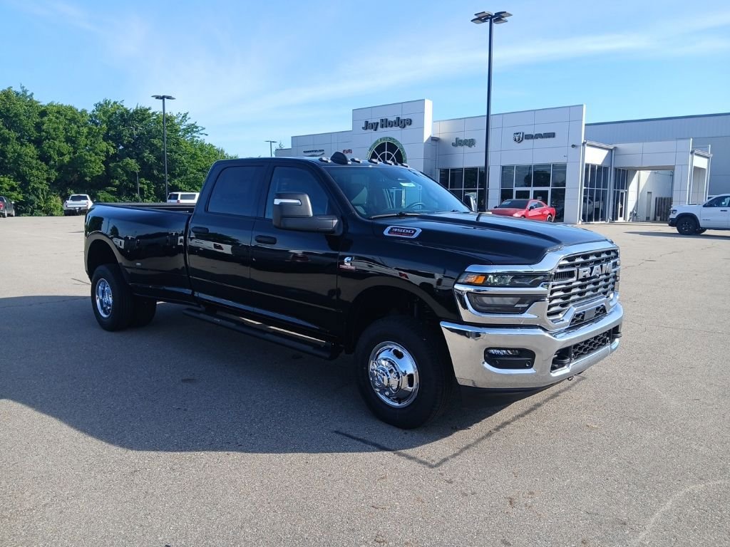New 2026 RAM 3500 Tradesman AWD/4WD image 2