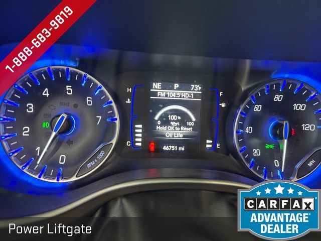 Used 2018 Chrysler Pacifica Touring-L FWD image 3