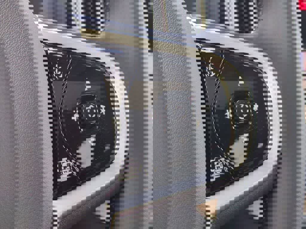 Used 2026 Volvo XC60 B5 Plus w/ Protection Package Premier image 25