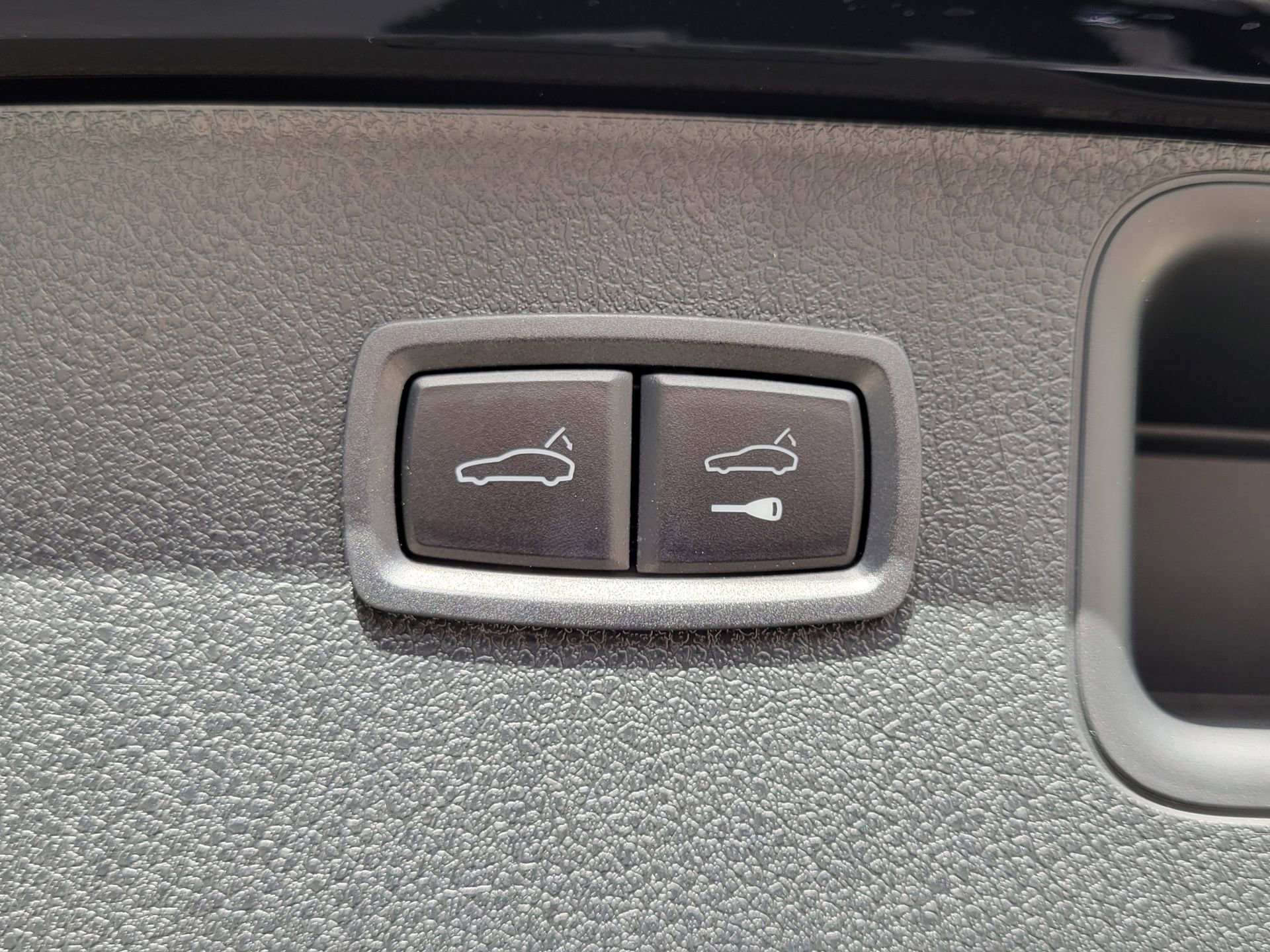 Used 2025 Porsche Macan image 33