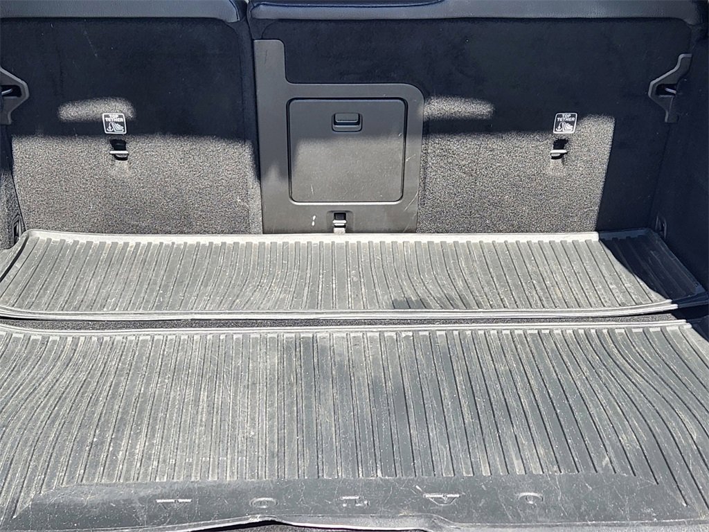 Used 2023 Volvo XC60 T8 Plus image 23