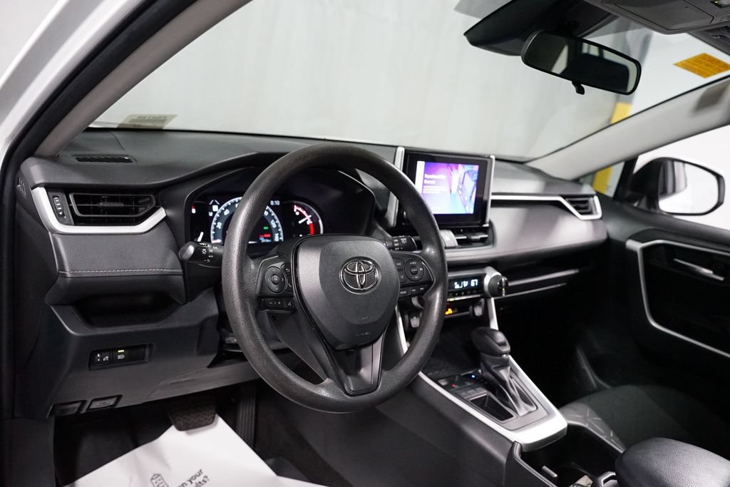 Used 2023 Toyota RAV4 XLE FWD image 11