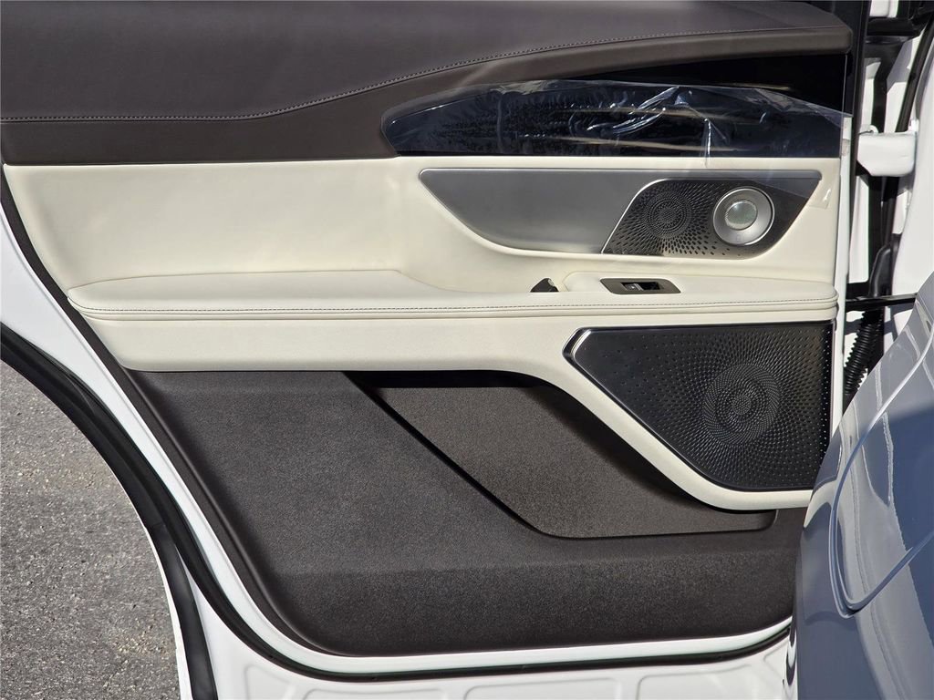 New 2026 Lincoln Nautilus Black Label image 10