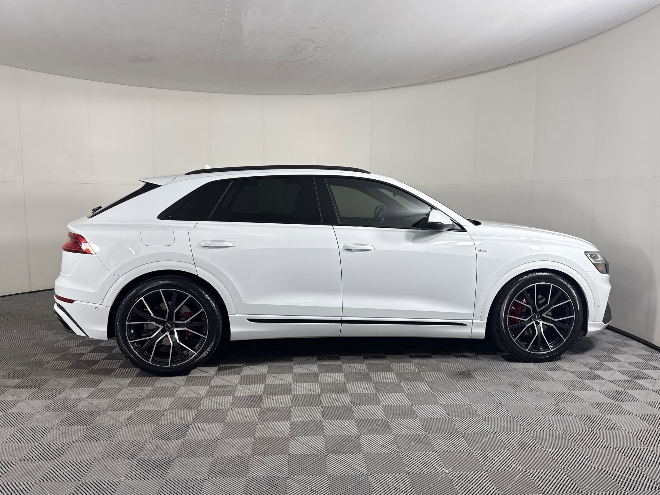 Used 2022 Audi Q8 Premium Plus AWD/4WD image 8