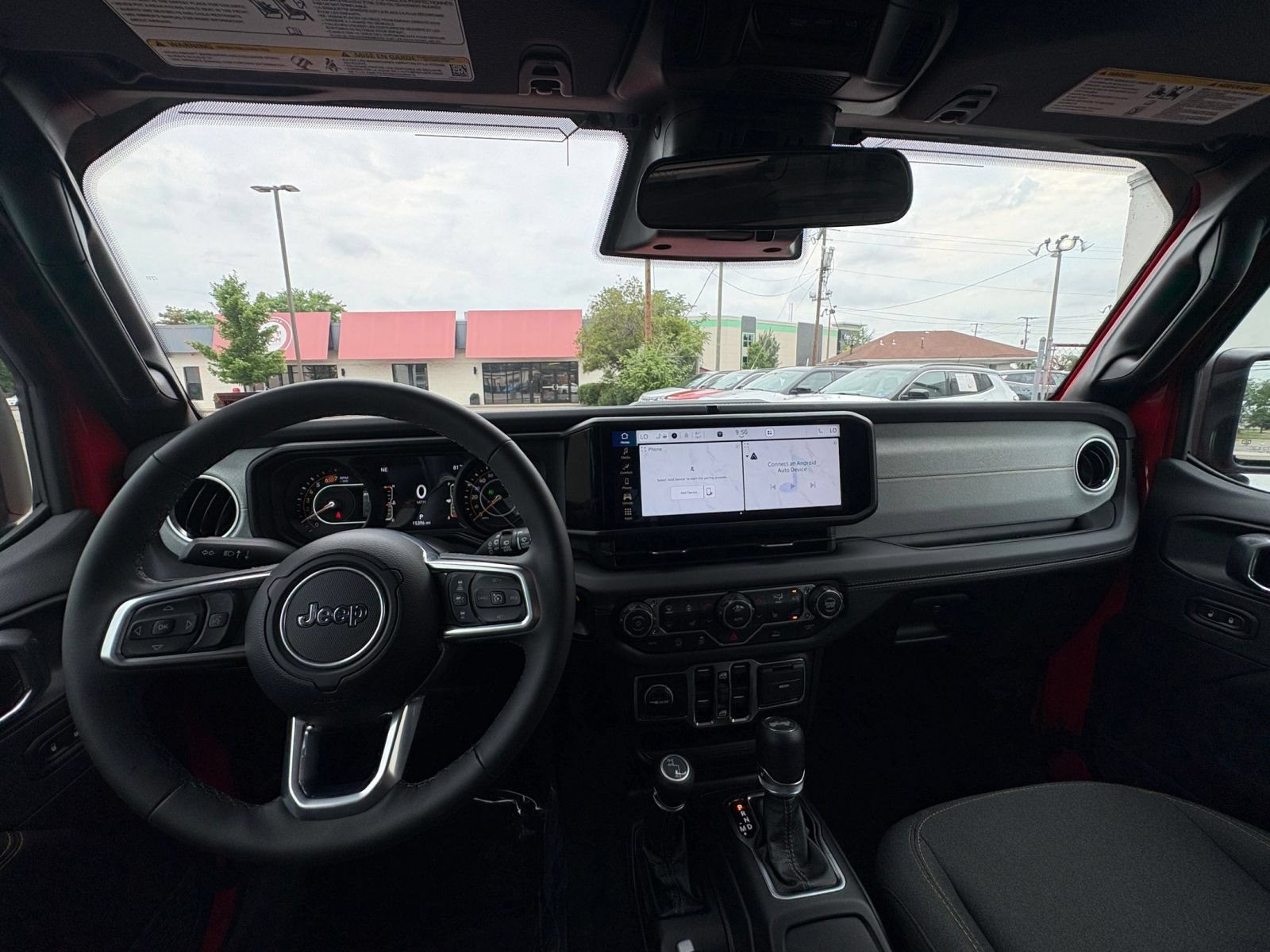 Used 2025 Jeep Wrangler Unlimited Sahara AWD/4WD image 33