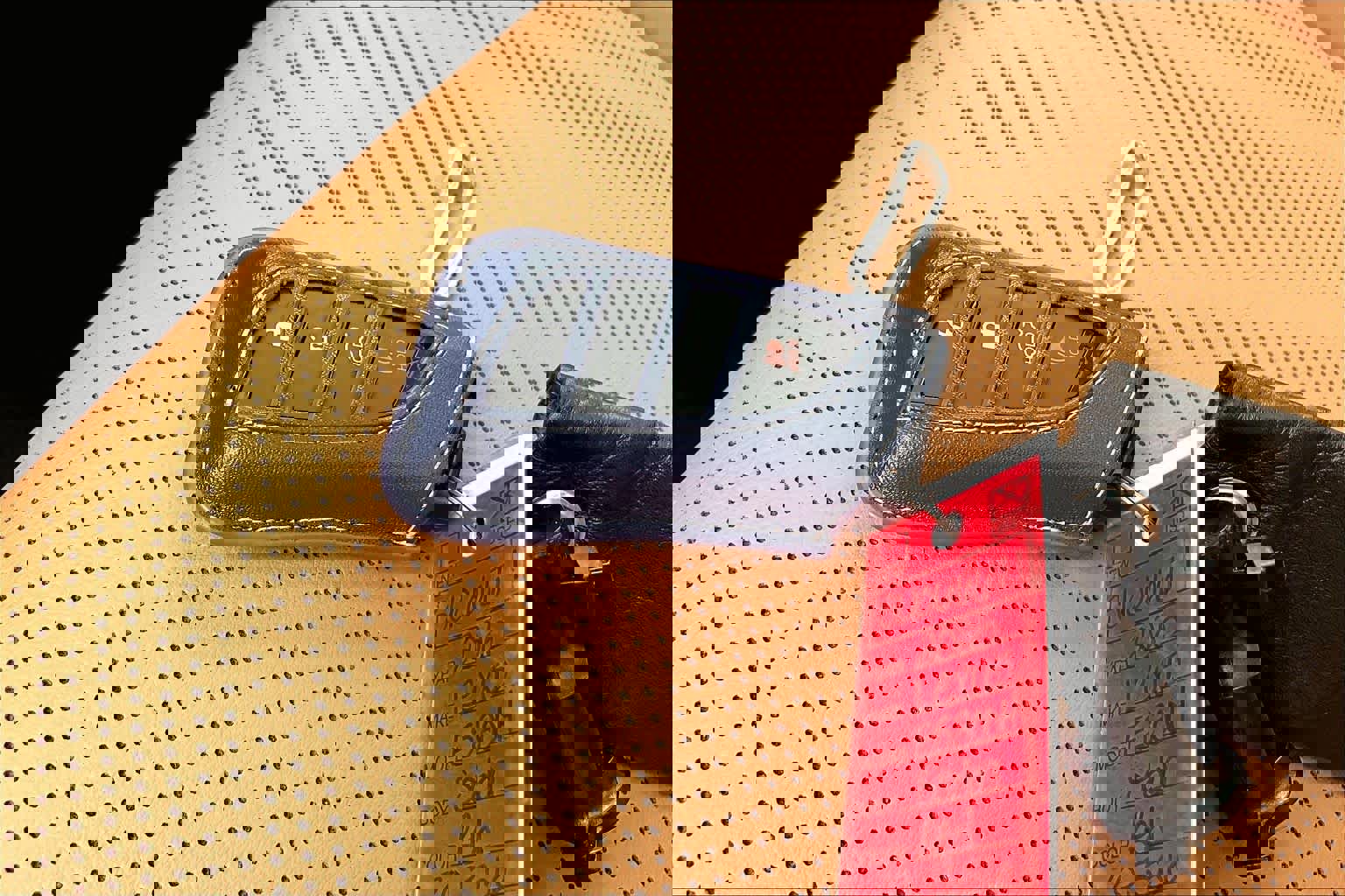 Certified 2025 Lexus ES 300h w/ Premium Package image 15