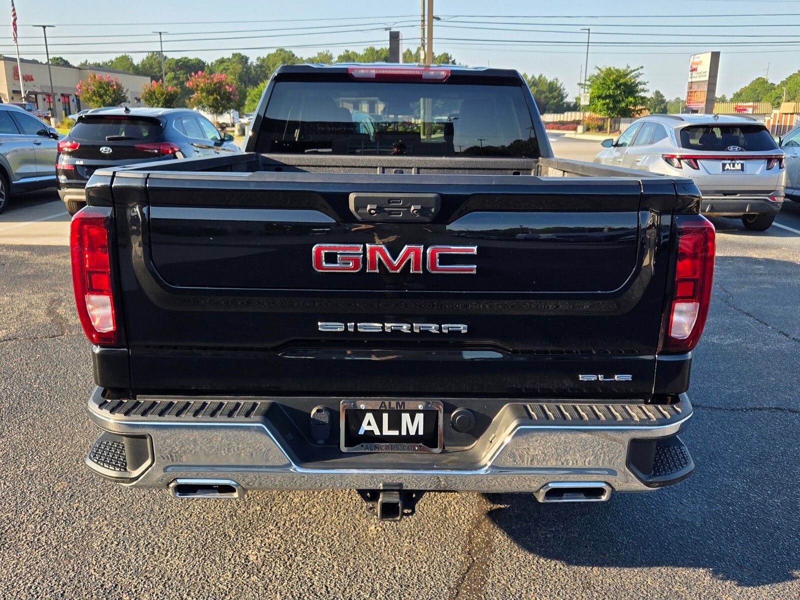 Used 2022 GMC Sierra 1500 SLE w/ X31 Off-Road Package AWD/4WD image 10