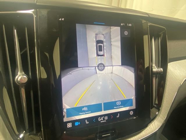 Certified 2025 Volvo XC60 B5 Plus AWD/4WD image 20