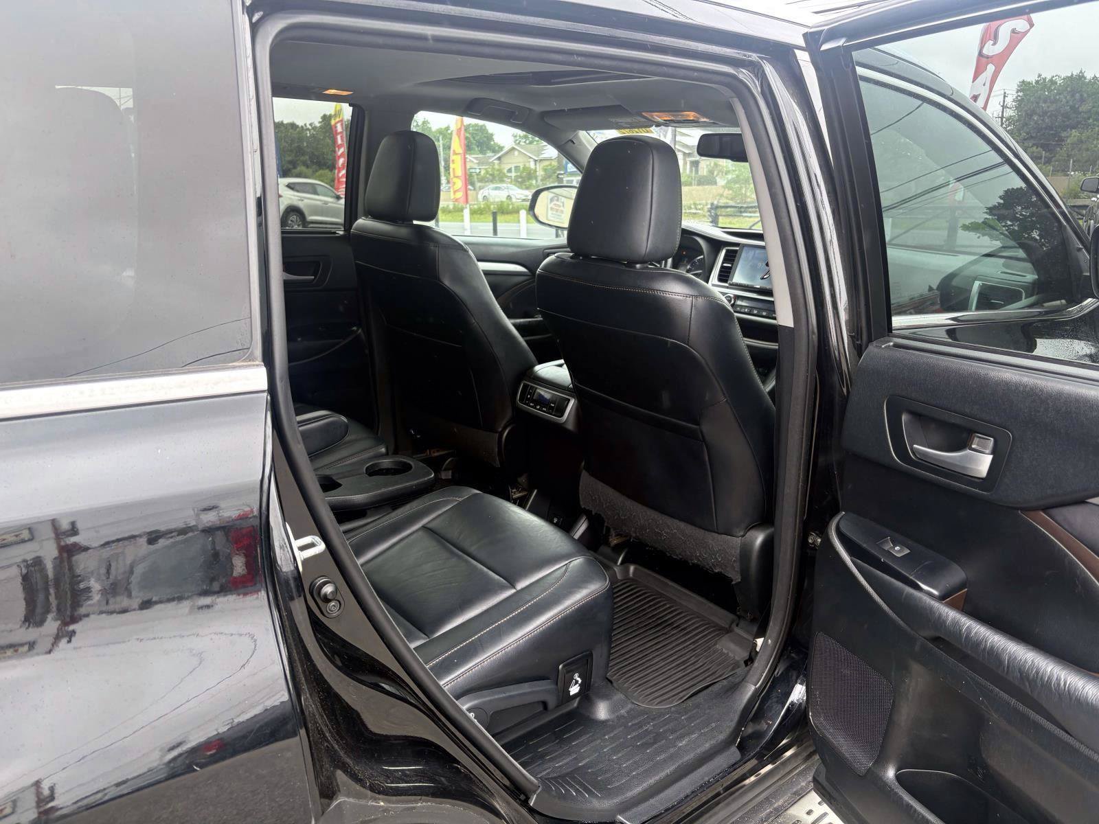 Used 2015 Toyota Highlander XLE AWD/4WD image 26