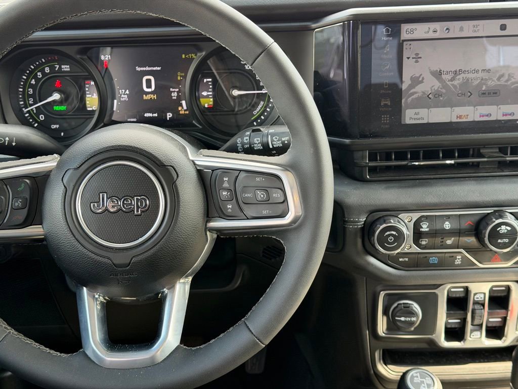 Used 2025 Jeep Wrangler Unlimited Sahara image 21