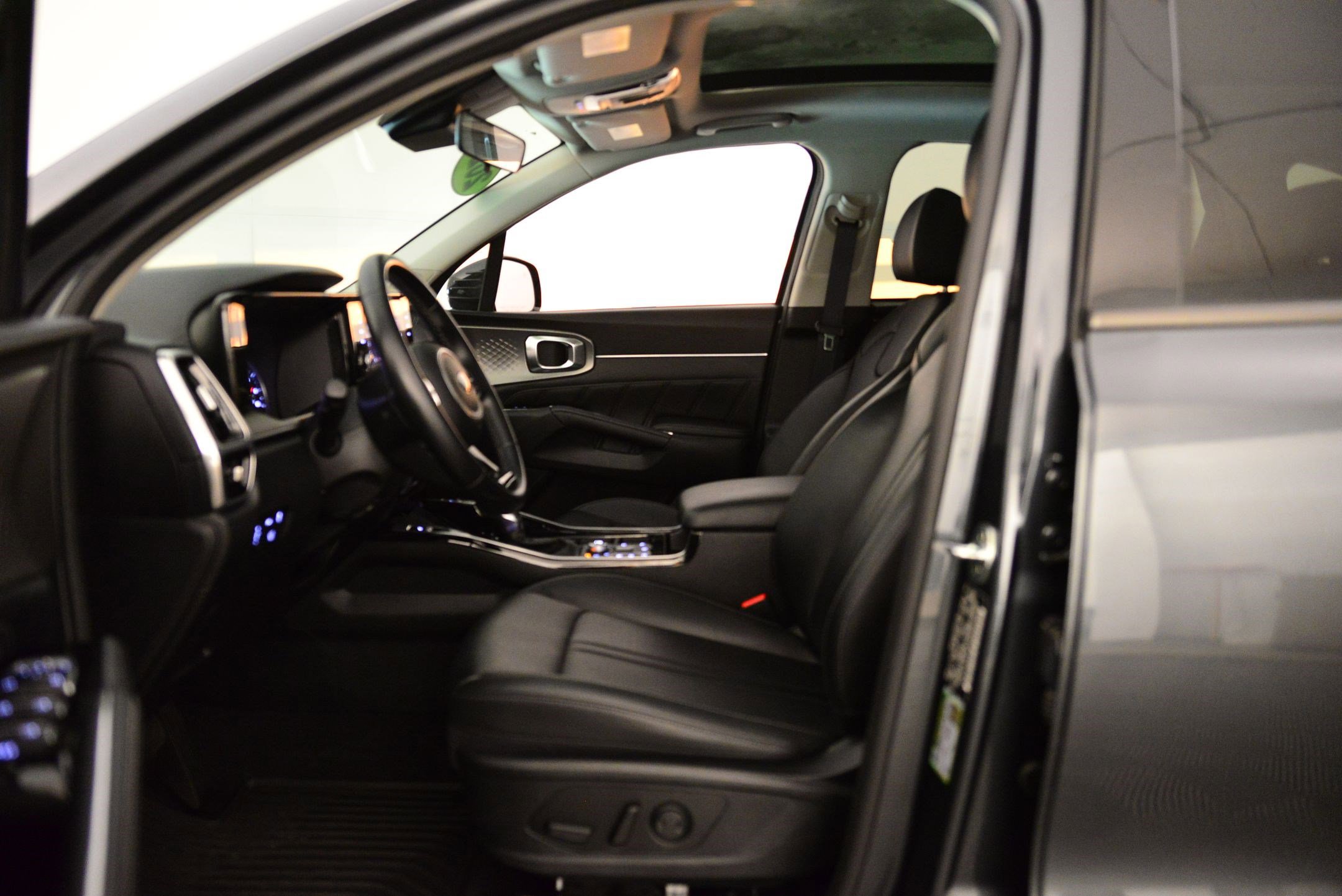 Used 2021 Kia Sorento SX image 25