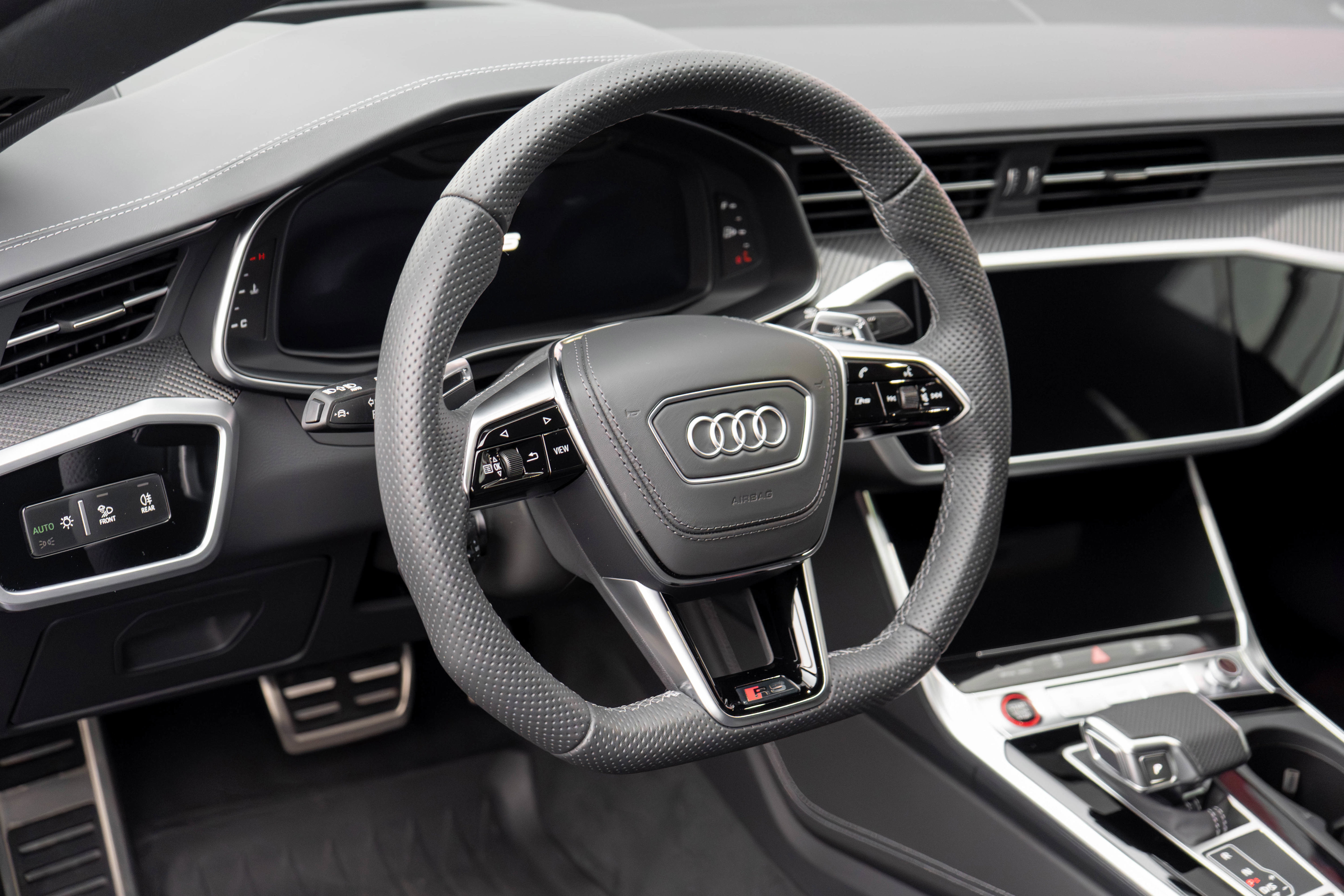 Used 2025 Audi RS 7 Performance image 13