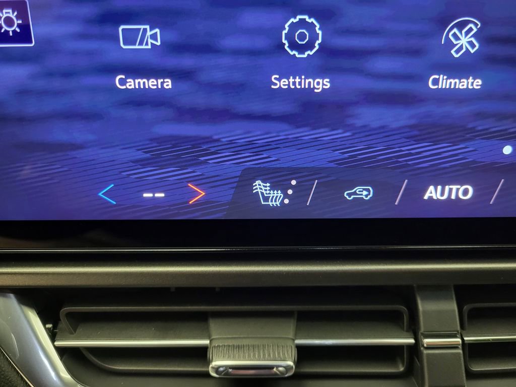 New 2026 Chevrolet Equinox EV LT image 8