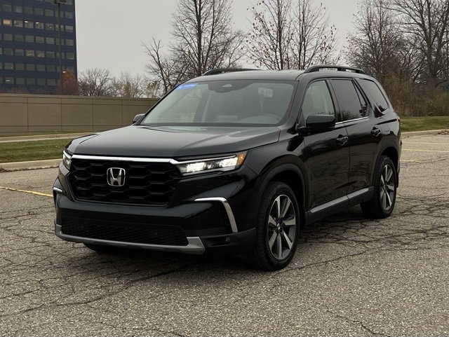 Certified 2025 Honda Pilot Elite image 16