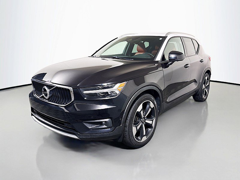 Used 2019 Volvo XC40 T5 Momentum image 3