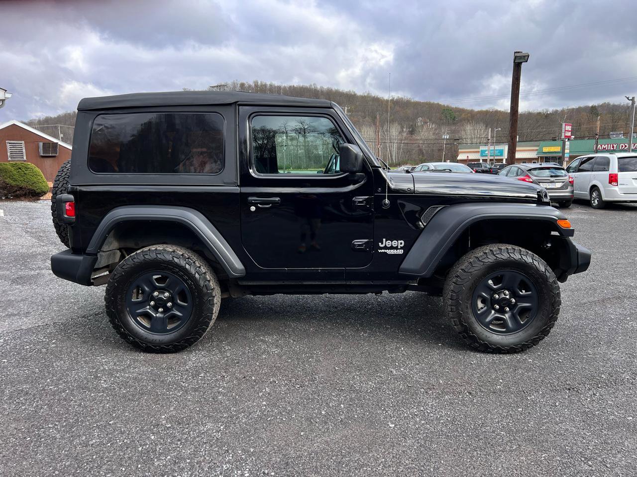 Used 2018 Jeep Wrangler Sport image 8