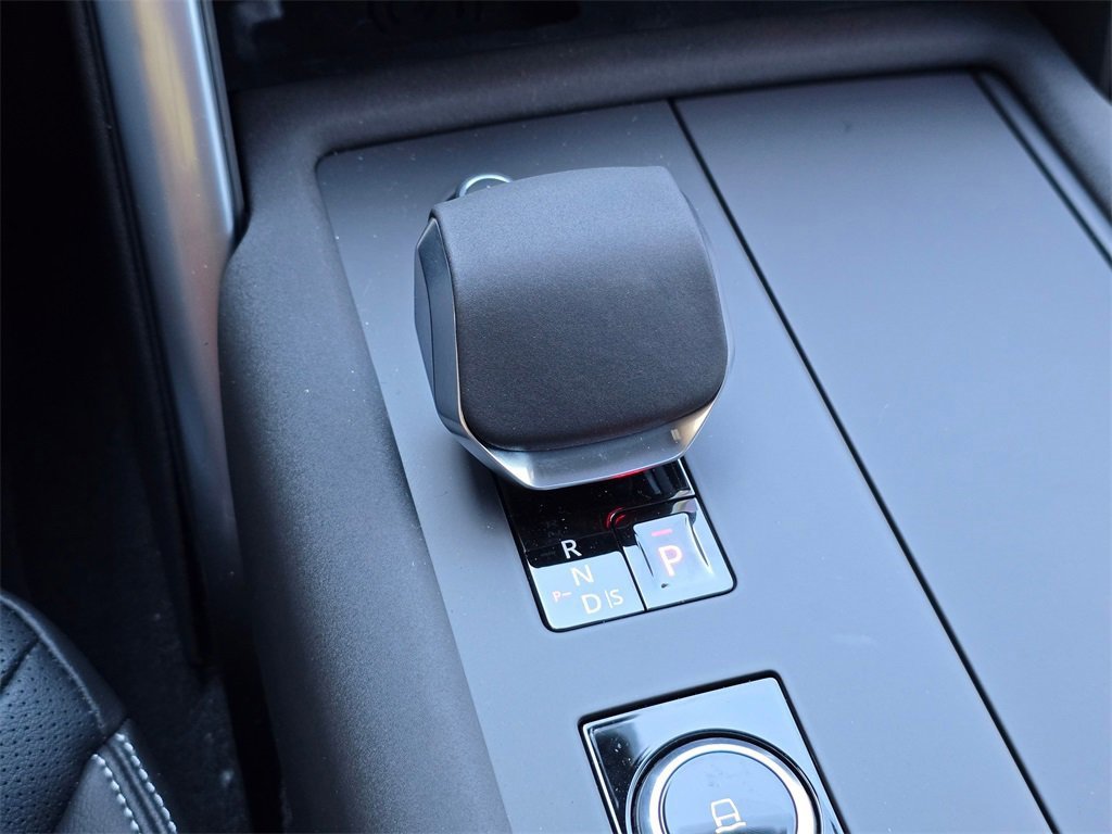 New 2025 Land Rover Discovery S image 16