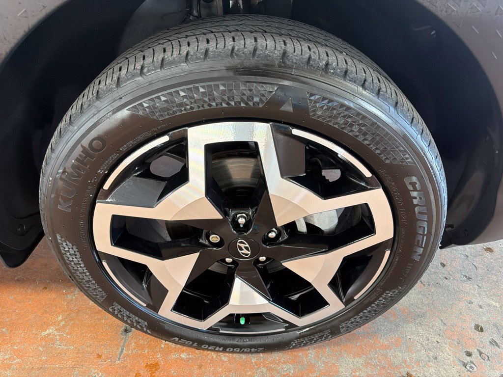 Certified 2024 Hyundai Santa Cruz Limited AWD/4WD image 10