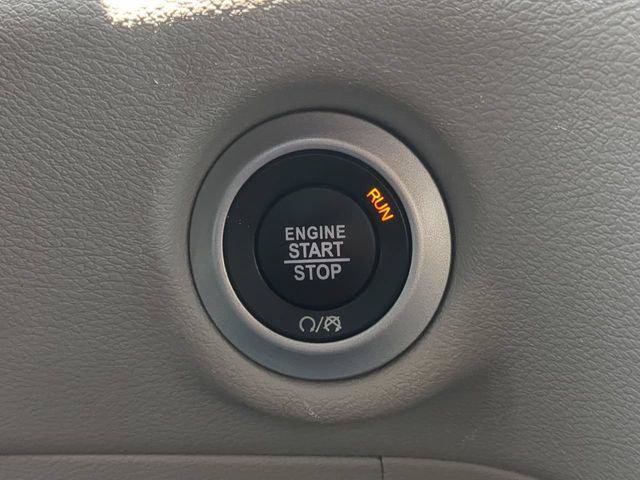Certified 2023 Chrysler Pacifica Touring-L FWD image 36
