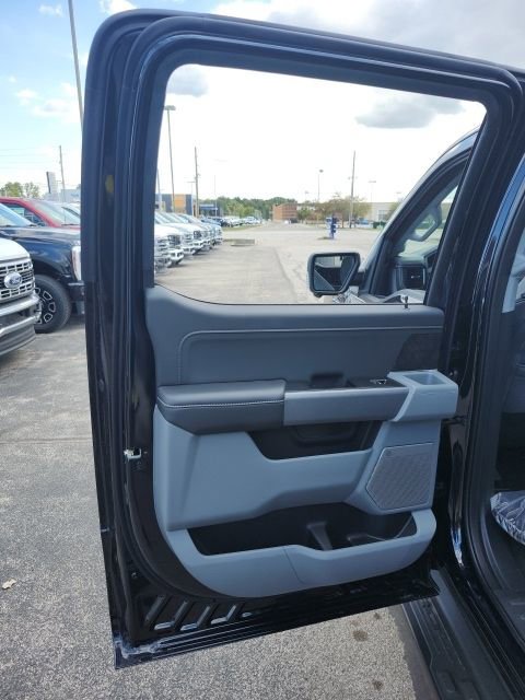 New 2025 Ford F150 Lightning Flash image 32