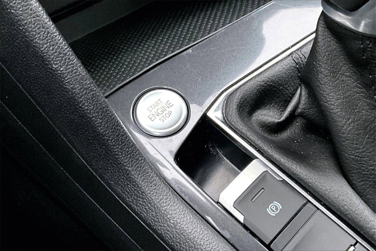 Used 2024 Volkswagen Tiguan SE image 26