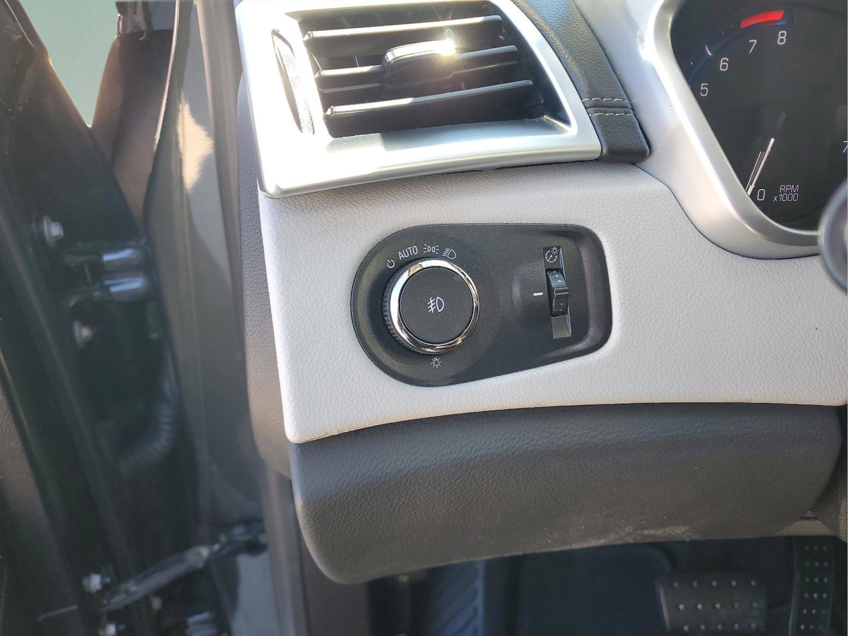 Used 2016 Cadillac SRX Performance w/ Driver Awareness Package image 27