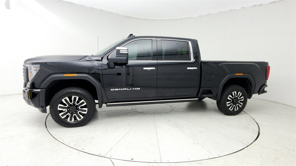 Used 2025 GMC Sierra 2500 Denali Ultimate image 2