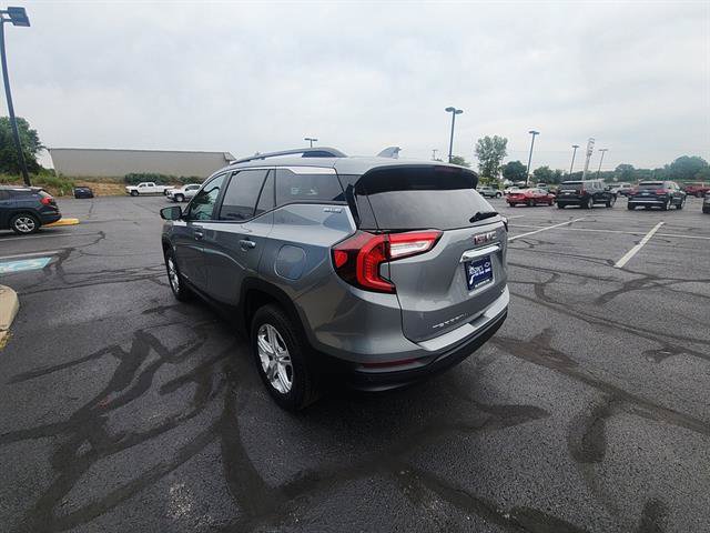 Used 2024 GMC Terrain SLE w/ Driver Convenience Package AWD/4WD image 7