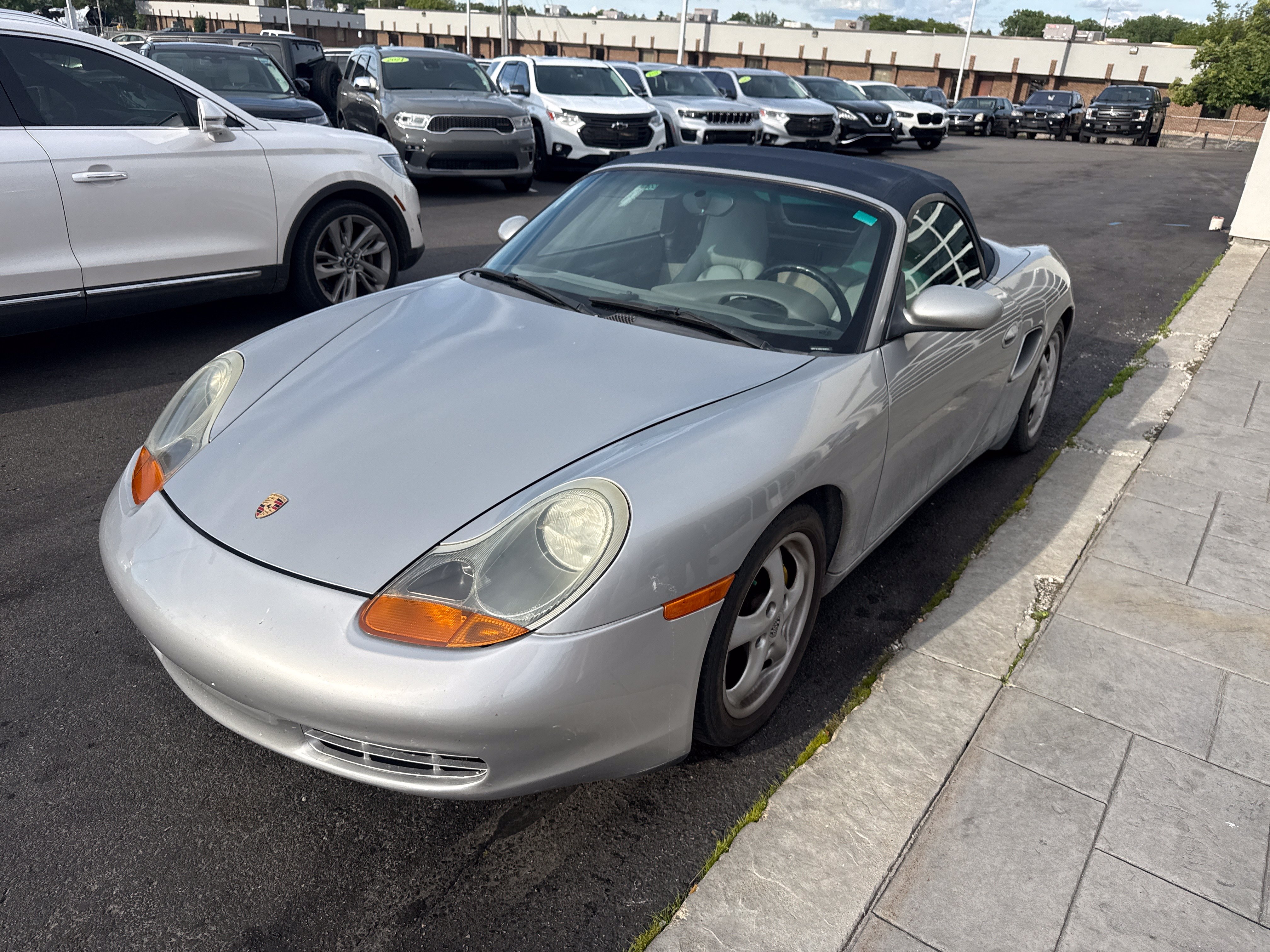 Used 2000 Porsche Boxster RWD video 1
