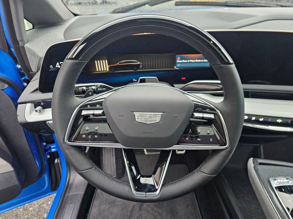 New 2026 Cadillac Optiq Luxury 1 image 30