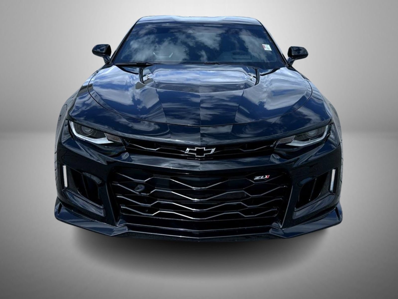 Used 2022 Chevrolet Camaro ZL1 RWD image 2