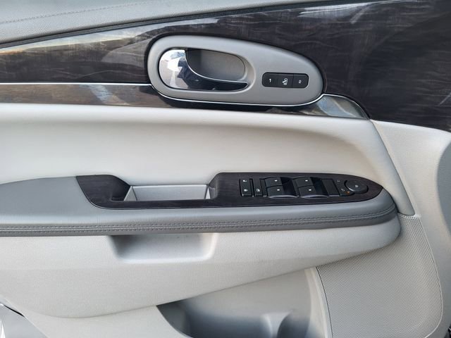 Used 2015 Buick Enclave Leather image 12