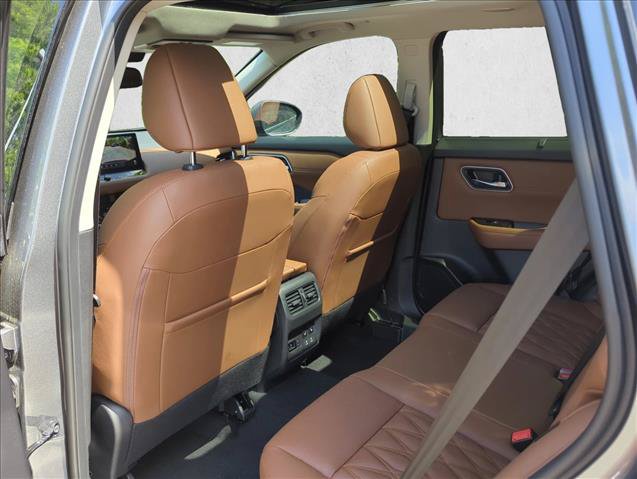 New 2026 Nissan Rogue Platinum w/ Tech Package AWD/4WD image 16