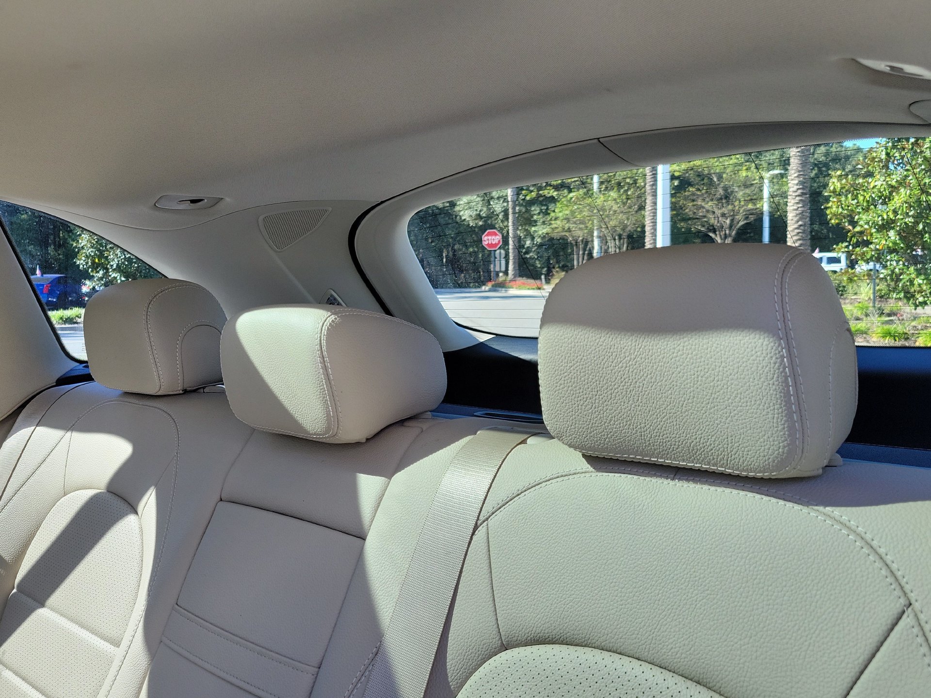 Used 2021 Mercedes-Benz GLC 300 w/ Premium Package image 22