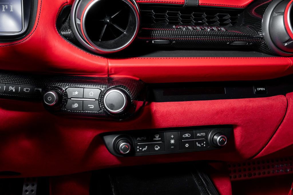 Used 2022 Ferrari 812 Competizione image 15