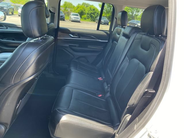 Used 2023 Jeep Grand Cherokee Limited AWD/4WD image 19