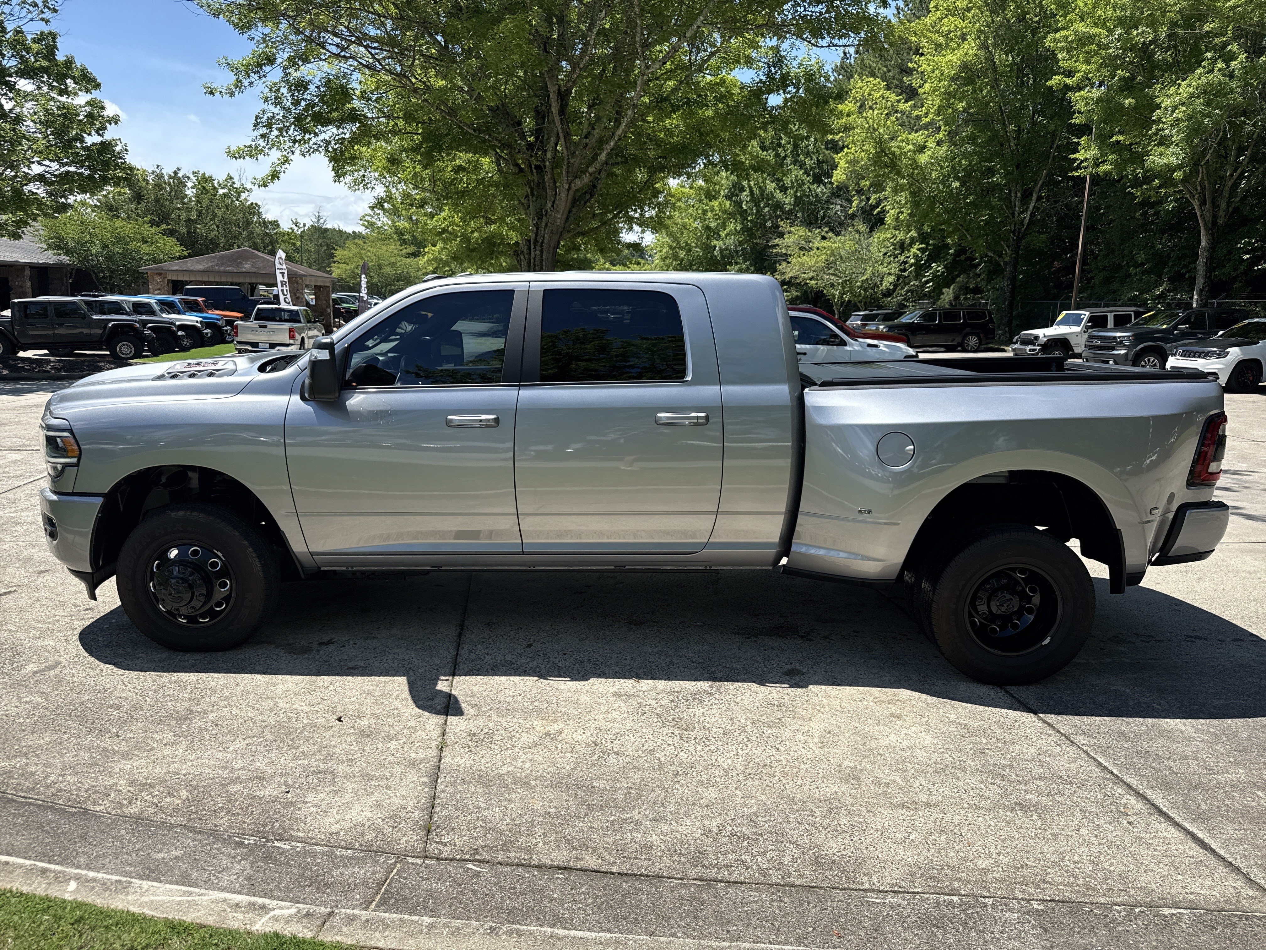 Used 2024 RAM 3500 Laramie w/ Night Edition AWD/4WD image 4