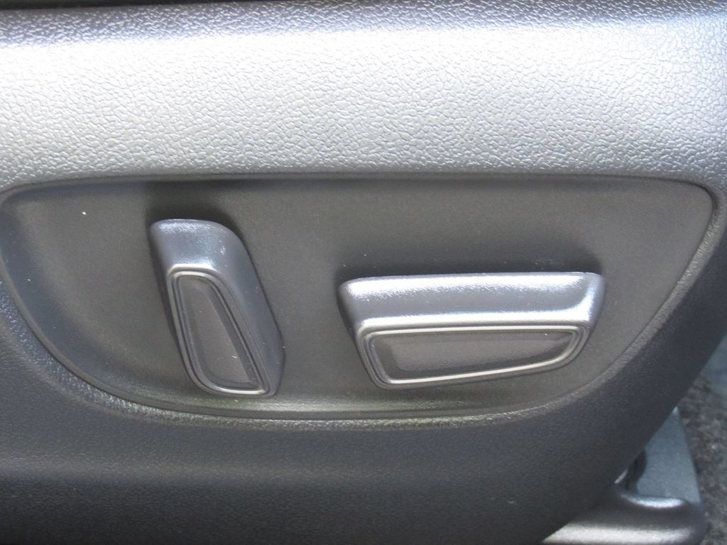 Certified 2025 Toyota Highlander XSE AWD/4WD image 21
